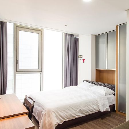 Hotel Arinus Shinchon Seoel Buitenkant foto