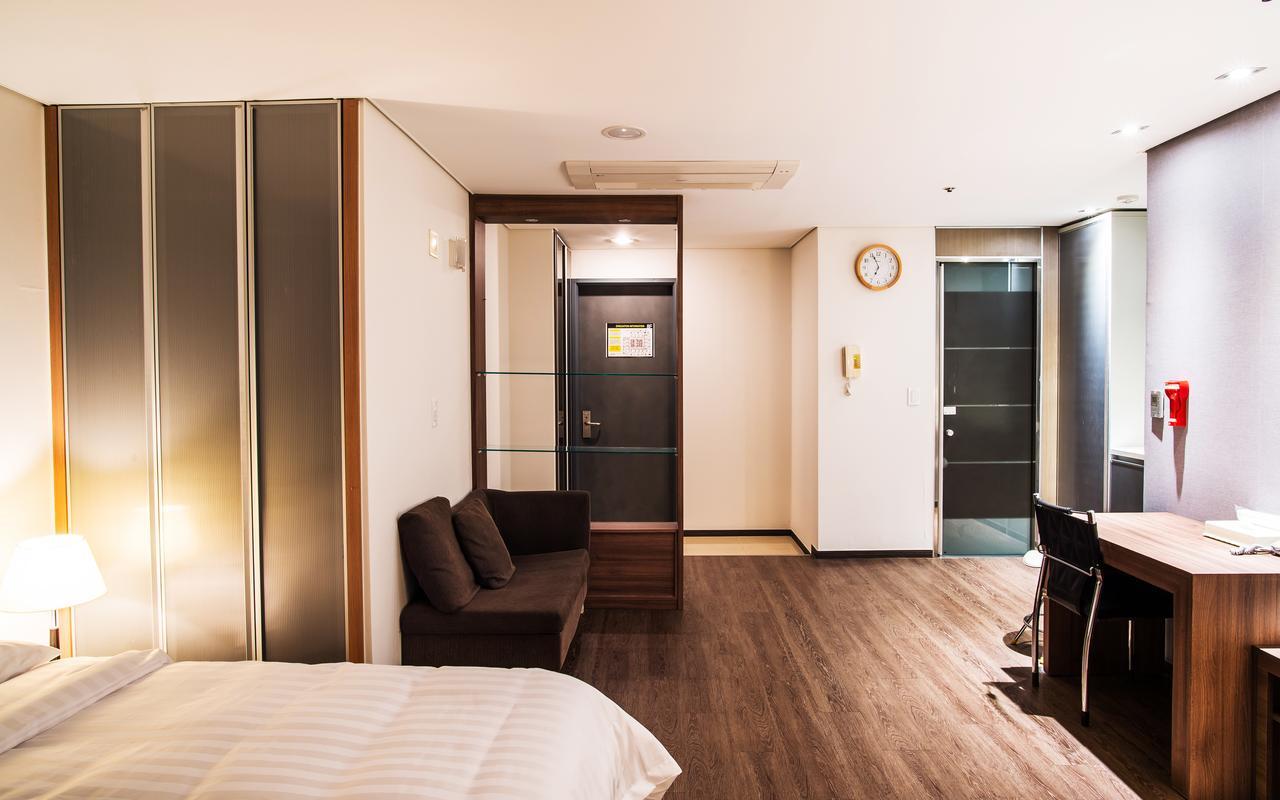 Hotel Arinus Shinchon Seoel Buitenkant foto