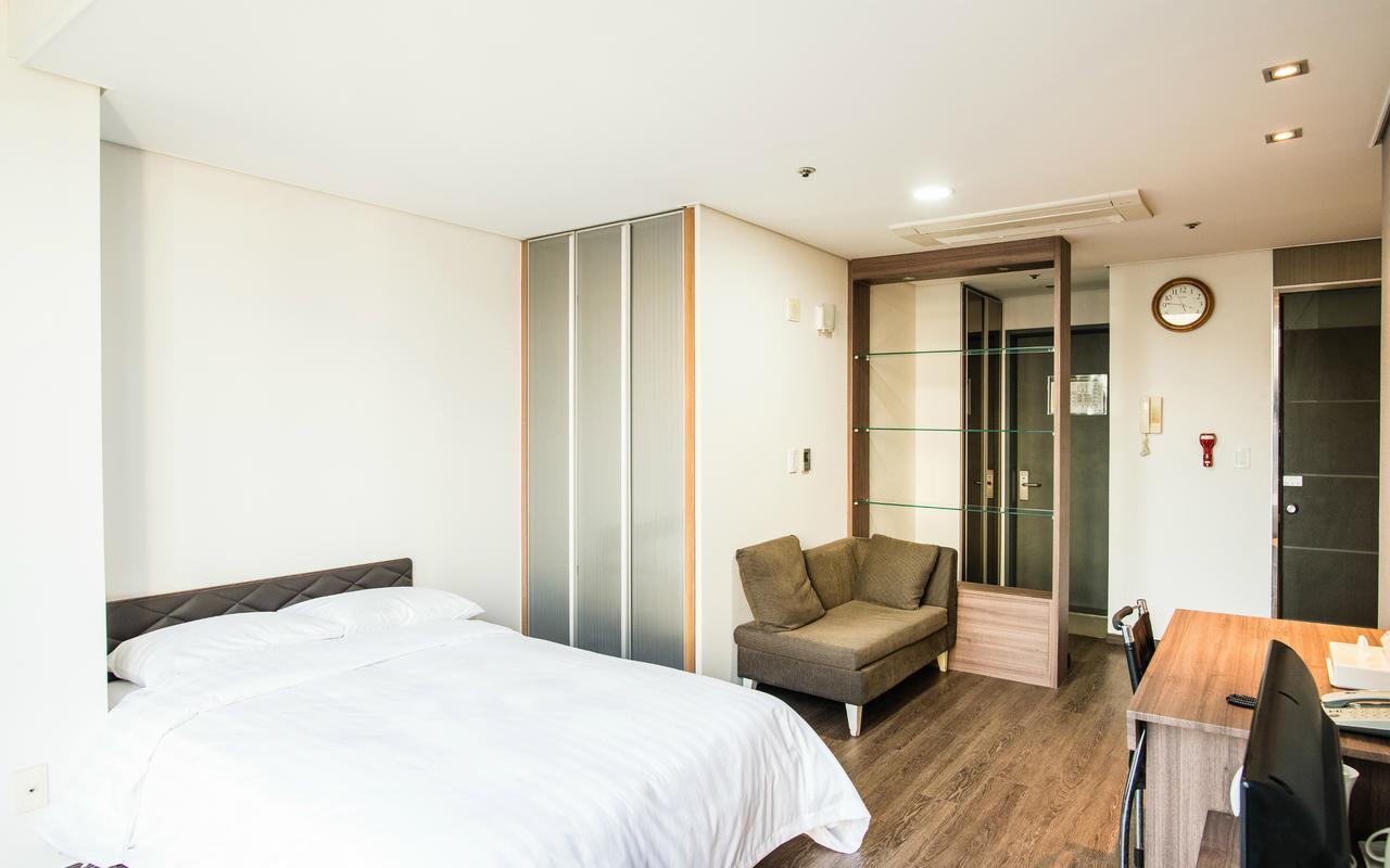 Hotel Arinus Shinchon Seoel Buitenkant foto